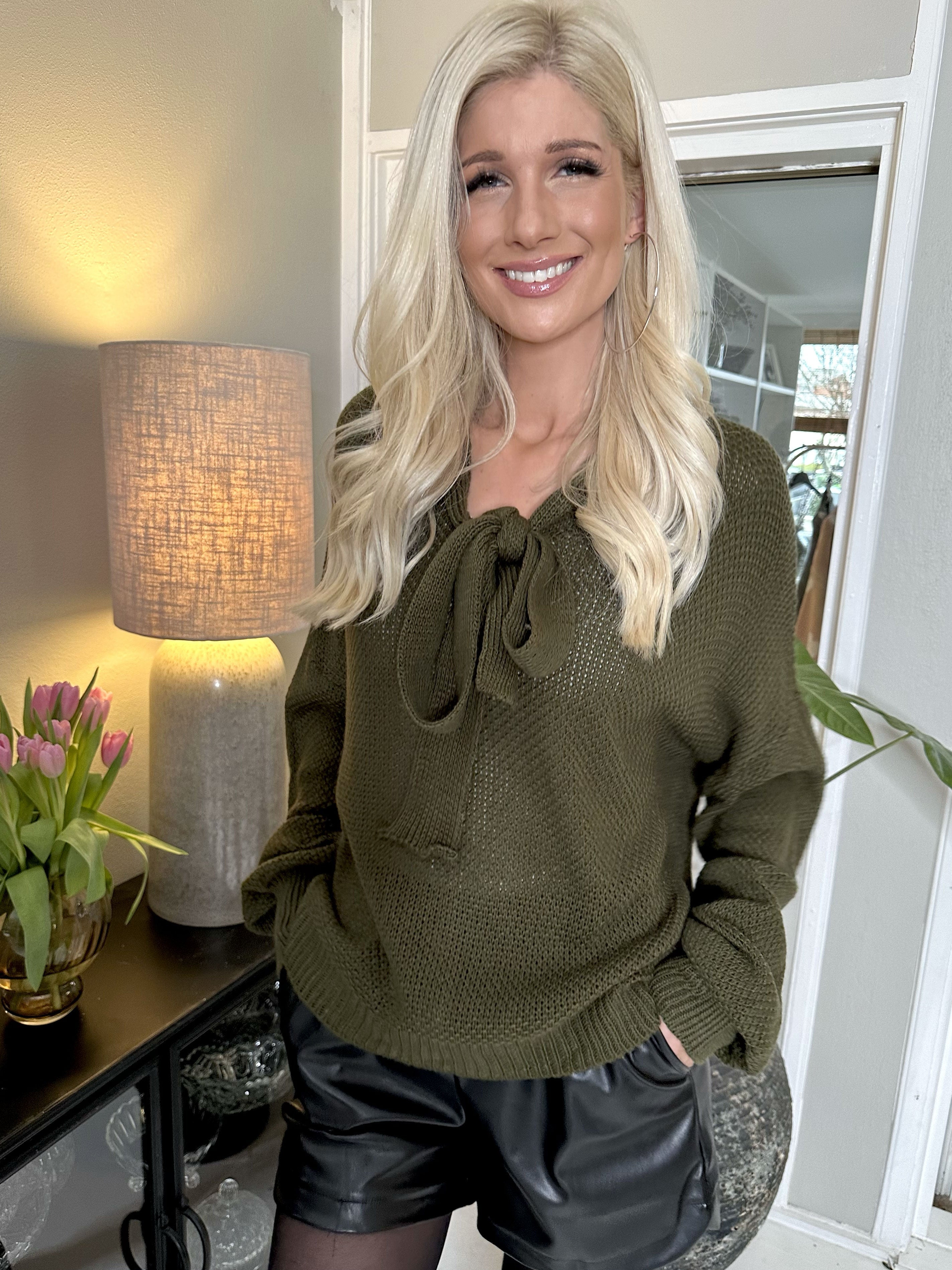 Cutie - Sött stickad tröja med rosett